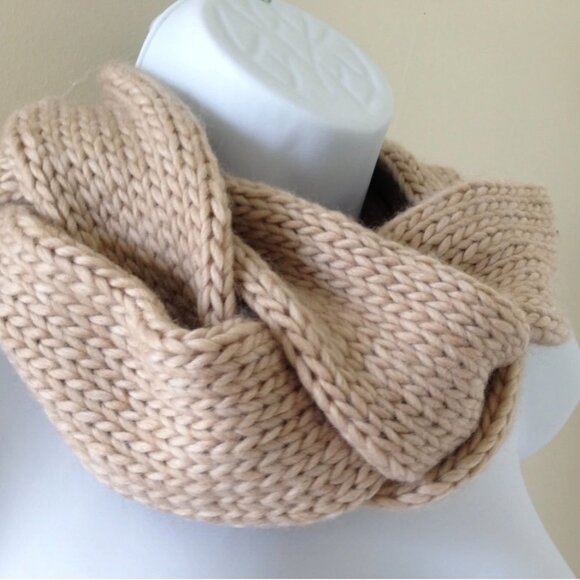 Tahoe Knits Hand Knit Super Soft Braided Cashmere/Merino Blend Scarf - Picture 1 of 5